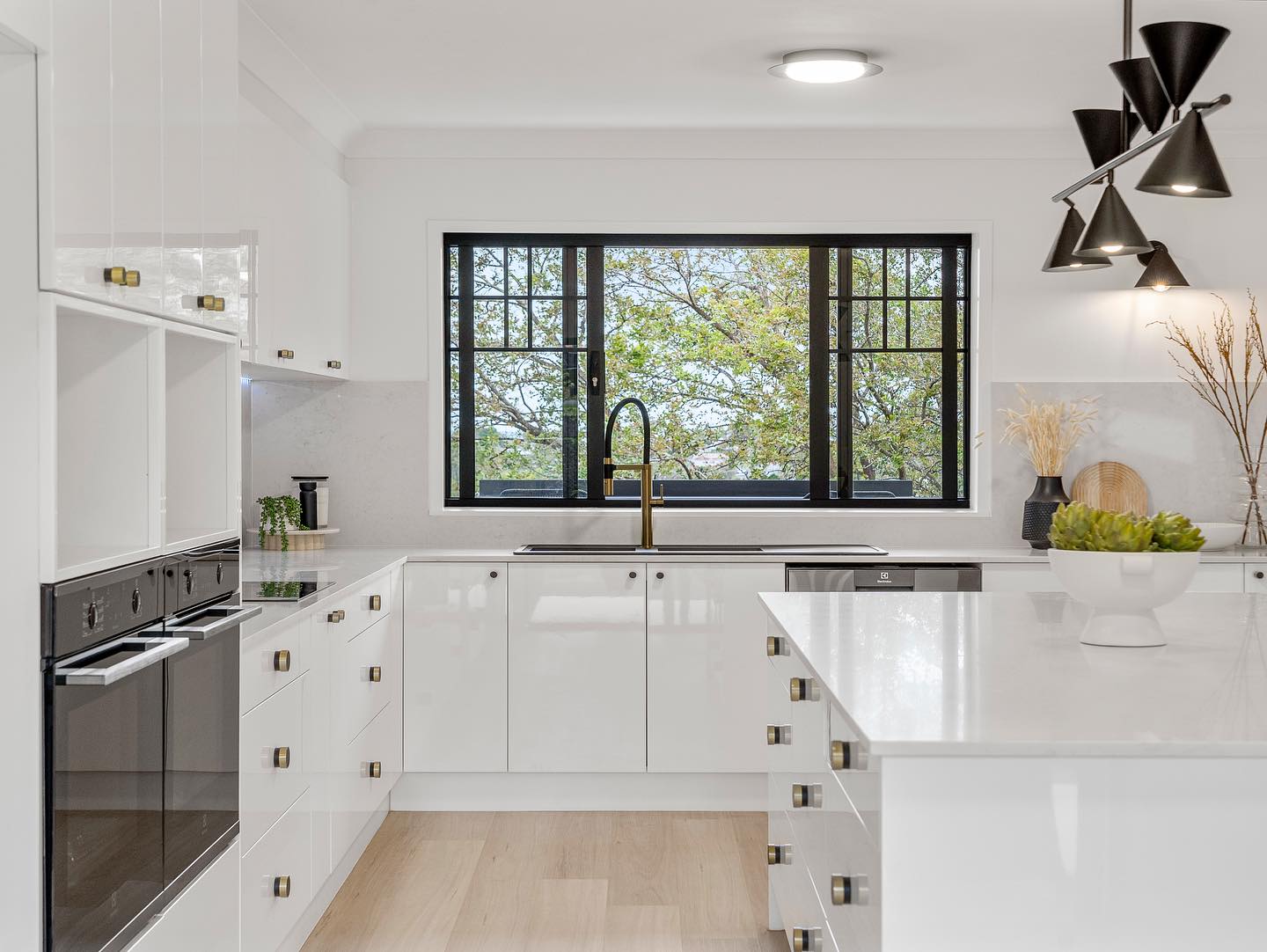 Coastal Blackbutt - 6.5mm SPC Hybrid Flooring - Floor Trader