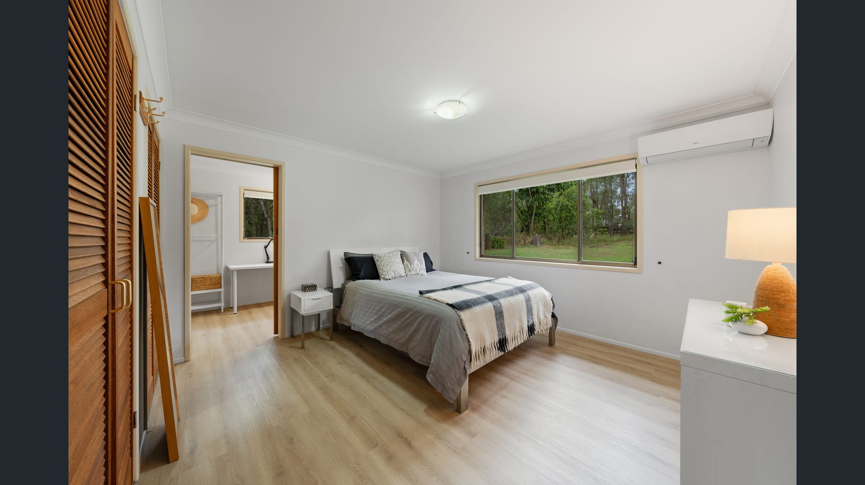 Prime Oak - Timba Touch Hybrid Flooring - Floor Trader