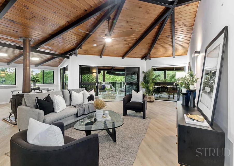 Prime Oak - Timba Touch Hybrid Flooring - Floor Trader