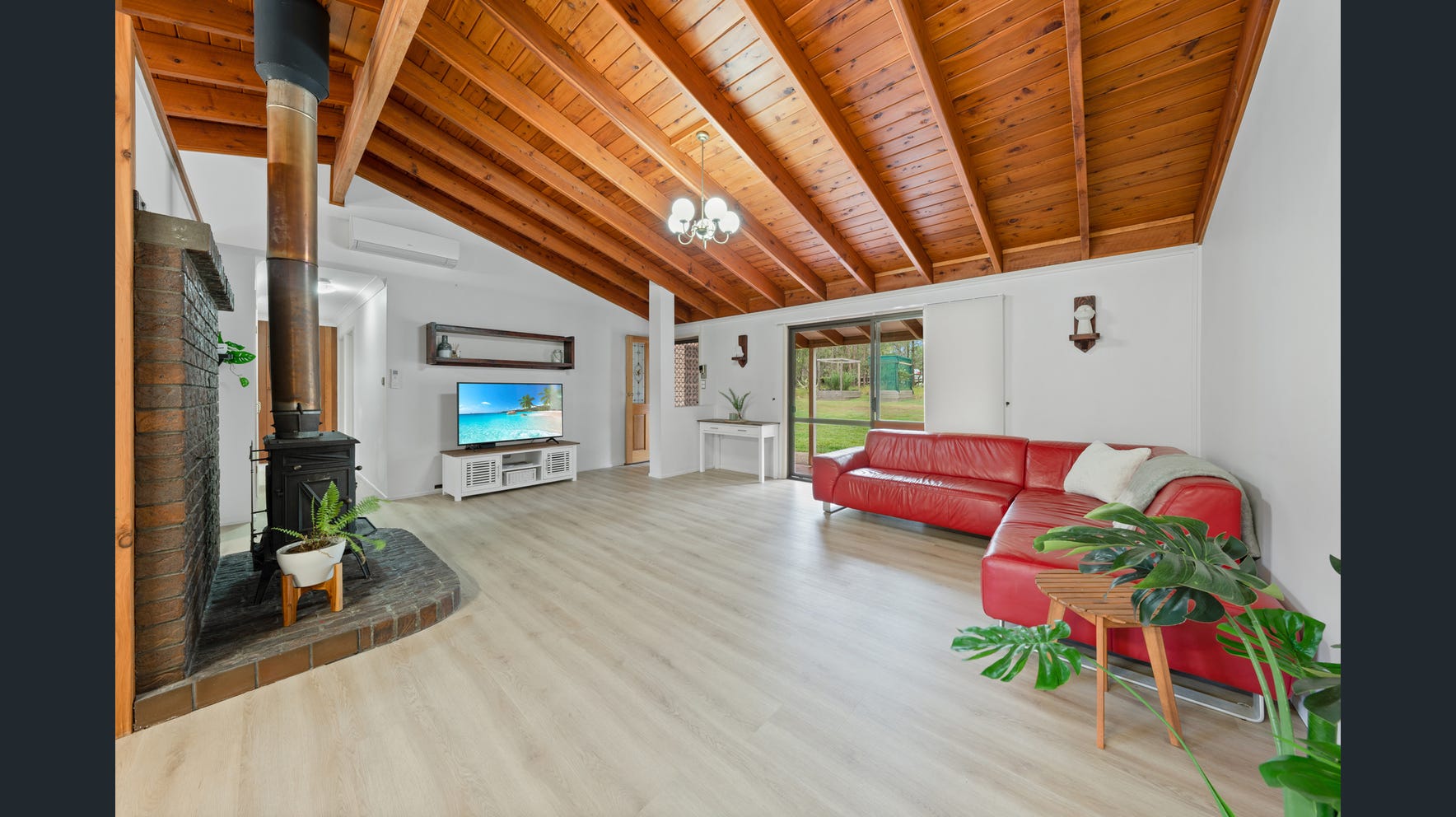 Prime Oak - Timba Touch Hybrid Flooring - Floor Trader