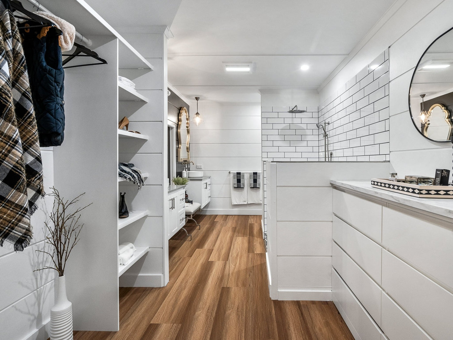 SPOTTED GUM - Timba Touch Hybrid Flooring - Floor Trader