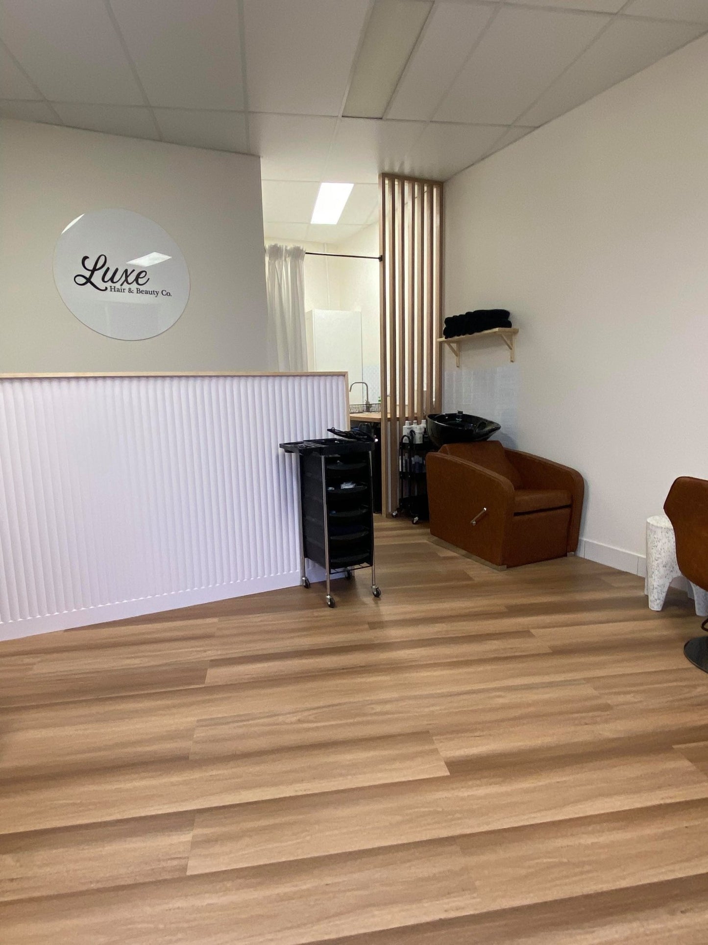SPOTTED GUM - Timba Touch Hybrid Flooring - Floor Trader