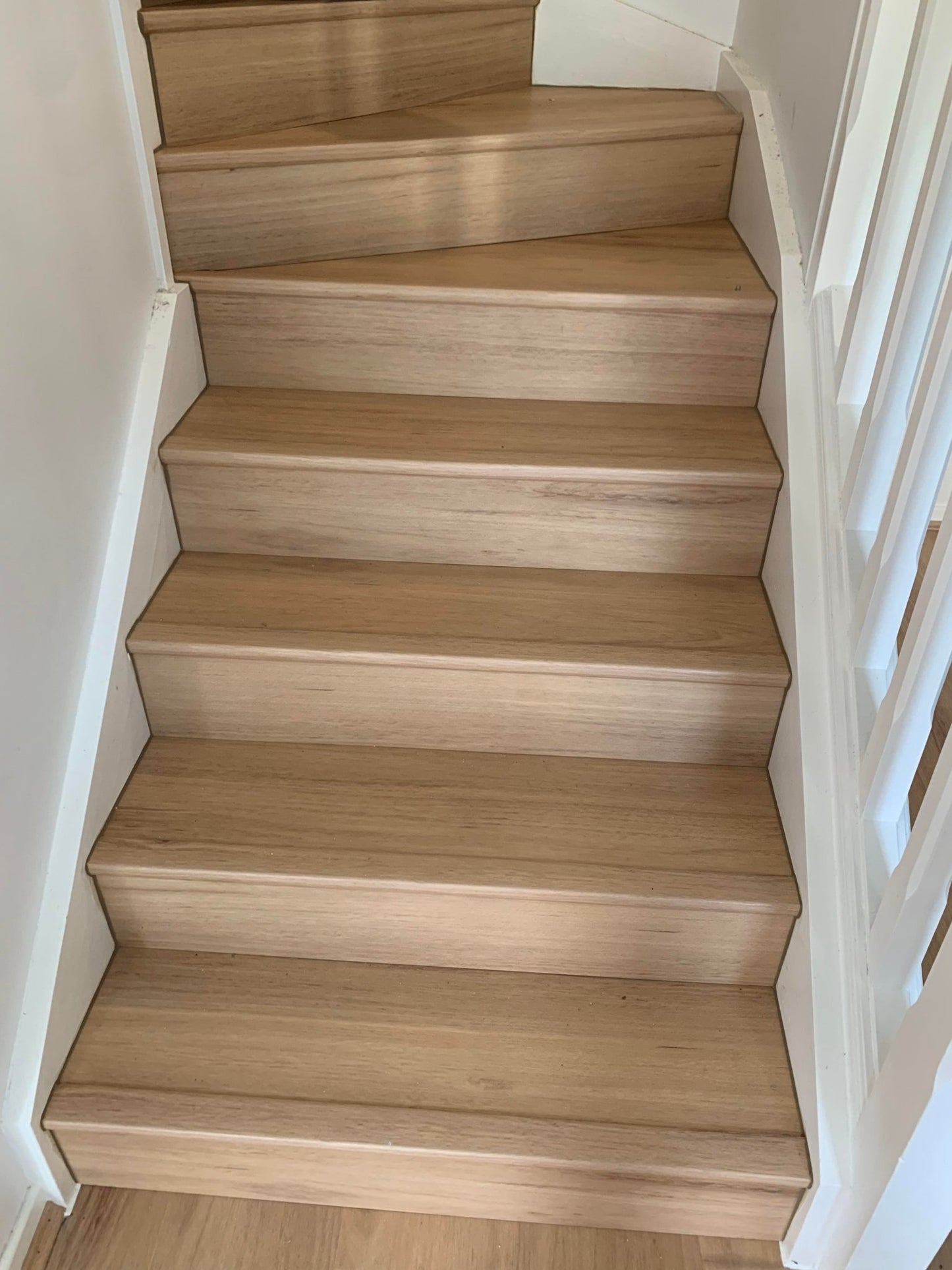 Stair nose Type B X2.4M - Floor Trader
