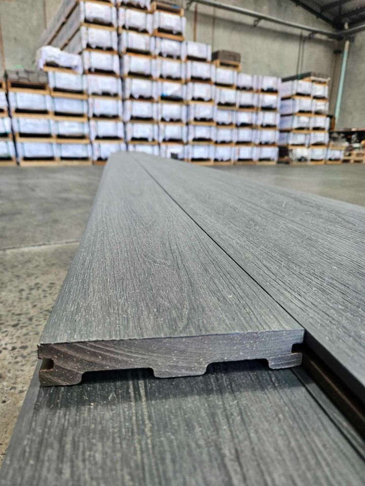 UltraDeck LuxWood Charcoal