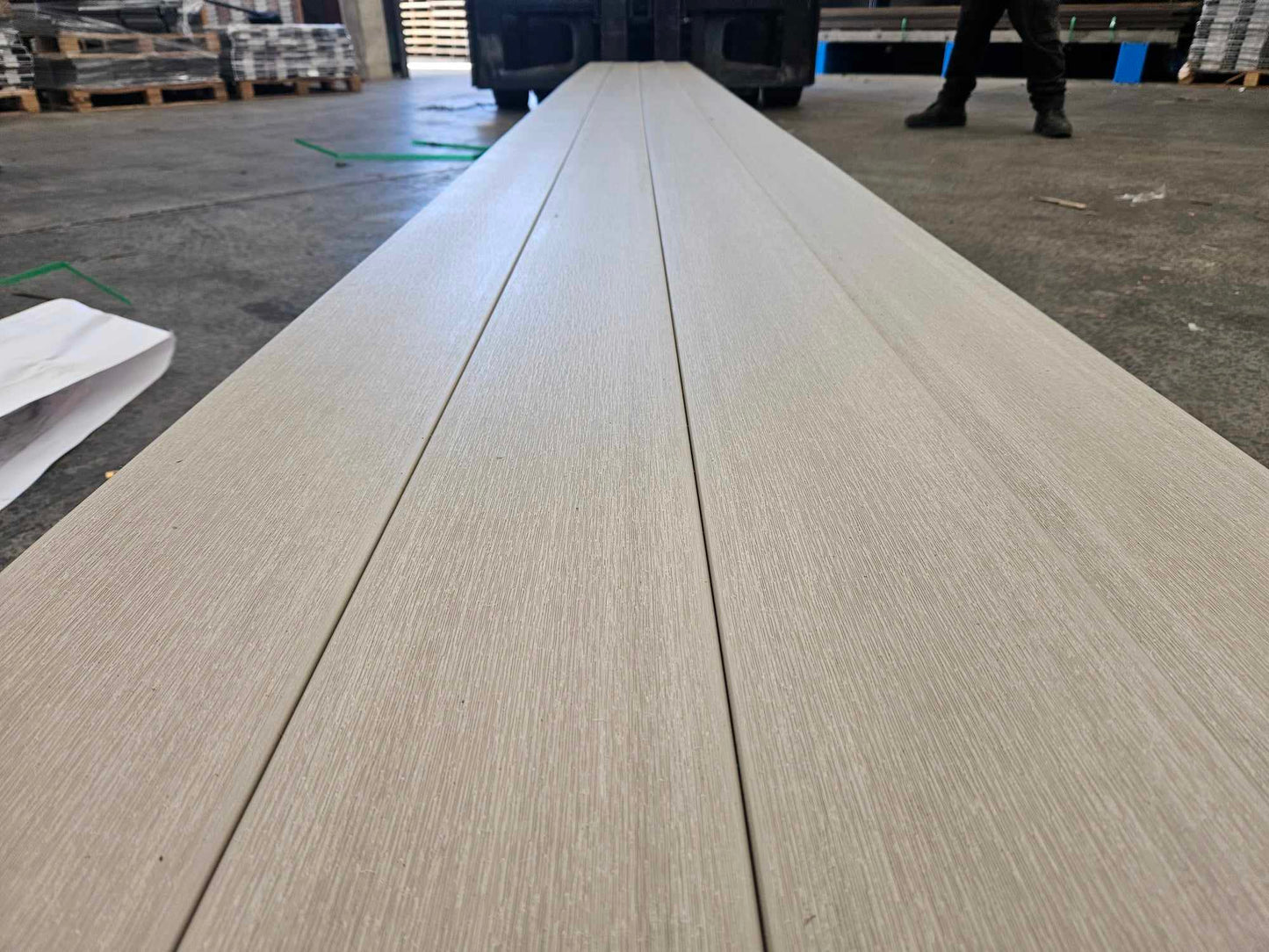 UltraDeck LuxNature Beachwood