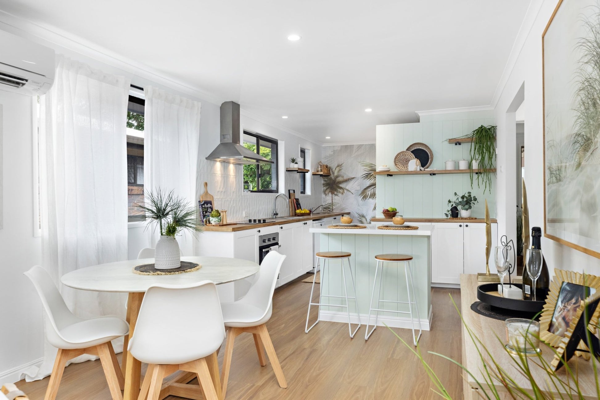 Blackbutt - Timba Touch Hybrid Flooring - Floor Trader