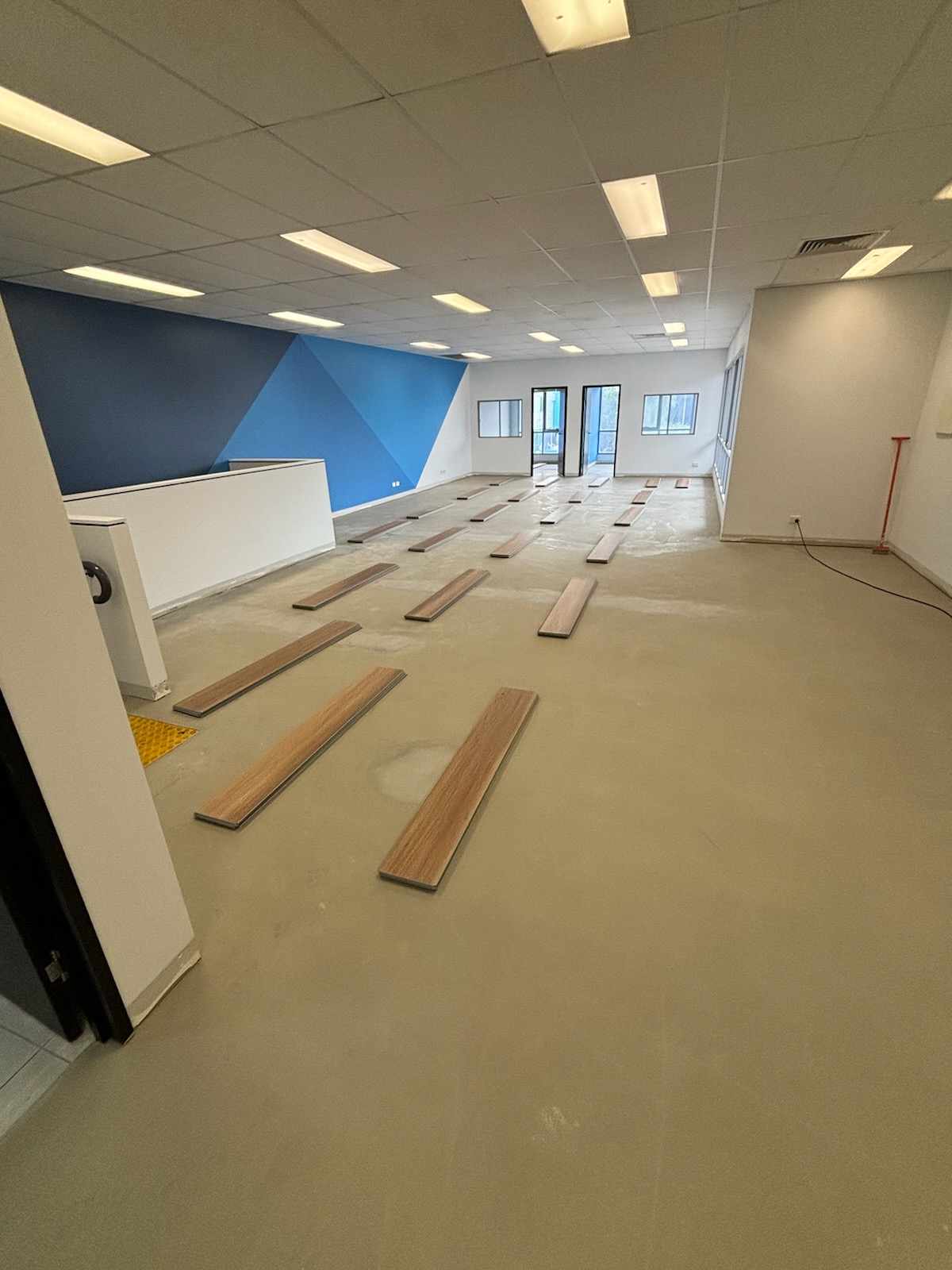 SPOTTED GUM - Timba Touch Hybrid Flooring - Floor Trader