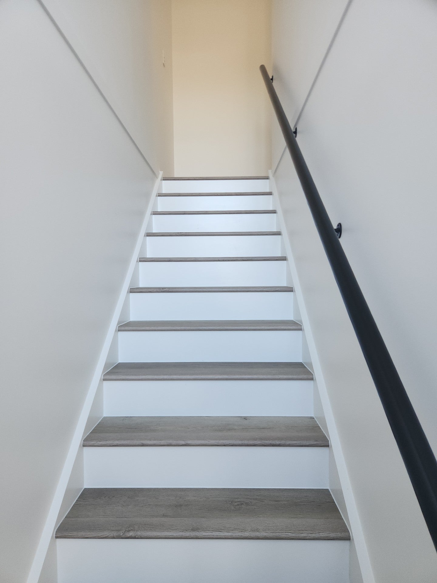 Stair nose Type B 2400mm x 73mm